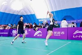 拉波尔塔的圣诞轻松时刻：巴萨主席的亲民魅力与未来布局